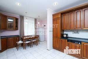 Дом 297м², 2-этажный, на длительный срок,