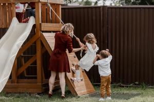 Коттедж 400м², 3-этажный, посуточно, , 12 км от города