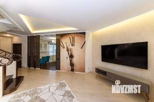 Таунхаус 166м², 3-этажный, участок 3 сот.