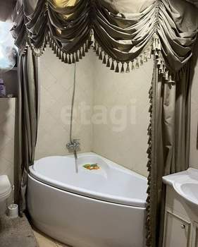 Дом 272м², 2-этажный, участок 14 сот.