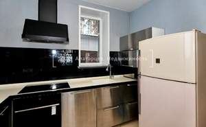 Дом 181м², 3-этажный, участок 15 сот.