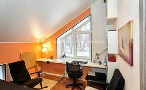 Дом 181м², 3-этажный, участок 15 сот.