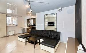 Дом 181м², 3-этажный, участок 15 сот.