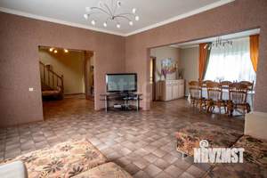 Дом 299м², 2-этажный, участок 21 сот.