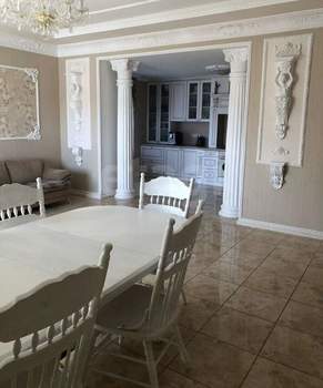 Дом 272м², 2-этажный, участок 14 сот.