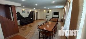 Дом 385м&sup2;, 3-этажный, посуточно, 