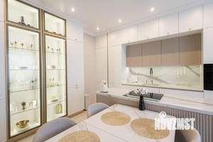 Коттедж 380м&sup2;, 3-этажный, участок 20 сот.  