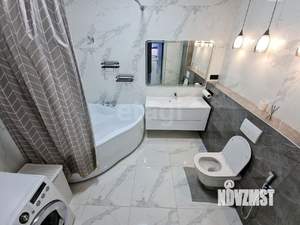 Дом 211м&sup2;, 3-этажный, участок 3 сот.  