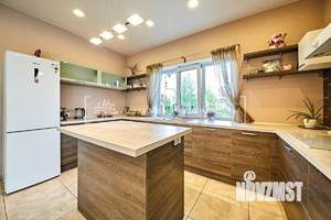 Дом 170м², 2-этажный, участок 10 сот.  