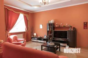 Коттедж 436м², 2-этажный, участок 20 сот.  