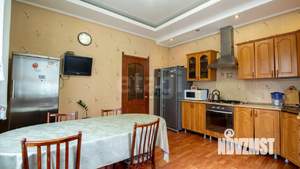 Дом 216м², 2-этажный, участок 7 сот.  