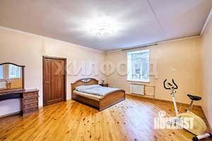 Коттедж 180м², 2-этажный, участок 10 сот.  