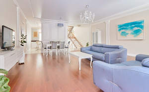 Дом 260м&sup2;, 3-этажный, участок 3 сот.  