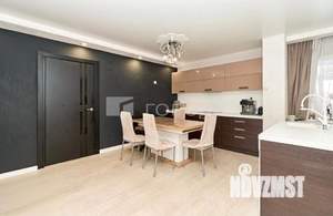 Дом 300м&sup2;, 2-этажный, участок 5 сот.  