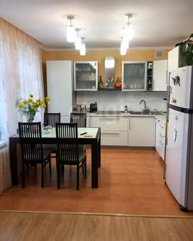 Дом 185м², 2-этажный, участок 1 сот.  
