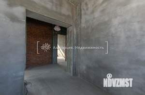 Дом 292м², 2-этажный, участок 6 сот.  