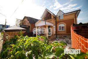 Дом 443м&sup2;, 2-этажный, участок 6 сот.  