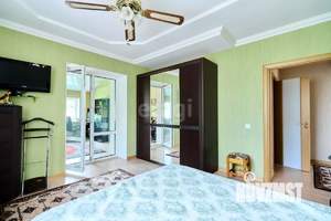Коттедж 442м², 2-этажный, участок 10 сот.  