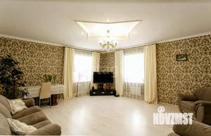 Дом 298м², 2-этажный, участок 15 сот.  