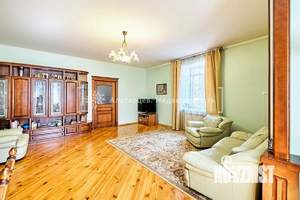 Дом 279м², 2-этажный, участок 10 сот.  