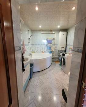 Дом 180м&sup2;, 2-этажный, участок 6 сот.  