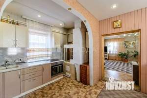 Дом 144м&sup2;, 2-этажный, участок 9 сот.  