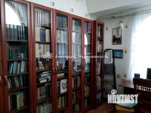 Дом 270м², 3-этажный, участок 10 сот.  