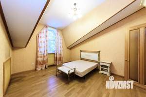 Коттедж 387м&sup2;, 3-этажный, участок 14 сот.  