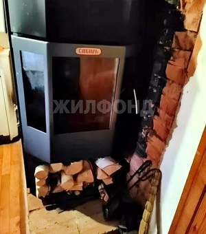 Дом 40м&sup2;, 2-этажный, участок 4 сот.  