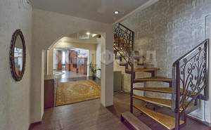 Дом 260м&sup2;, 2-этажный, участок 10 сот.  