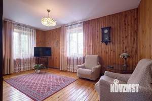 Дом 120м&sup2;, 3-этажный, участок 6 сот.  