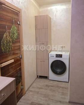 Дом 180м&sup2;, 2-этажный, участок 6 сот.  