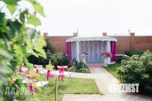 Коттедж 420м&sup2;, 2-этажный, участок 20 сот.  