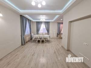 Дом 211м&sup2;, 3-этажный, участок 3 сот.  