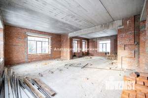 Дом 1100м², 3-этажный, участок 20 сот.  