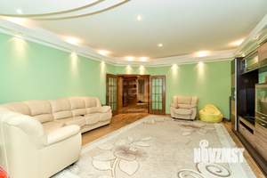 Дом 292м&sup2;, 3-этажный, участок 5 сот.  