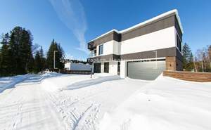 Дом 266м&sup2;, 2-этажный, участок 13 сот.  