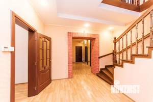 Коттедж 445м², 3-этажный, участок 7 сот.  