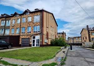 Дом 162м&sup2;, 3-этажный, участок 3 сот.  