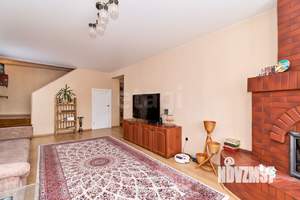 Дом 274м&sup2;, 2-этажный, участок 10 сот.  