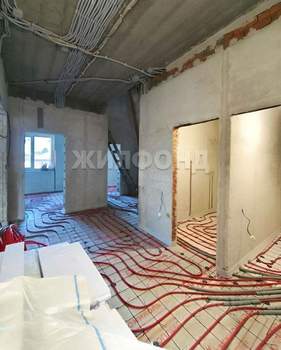 Дом 198м&sup2;, 2-этажный, участок 11 сот.  