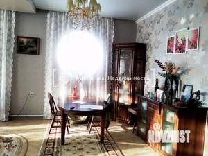 Дом 270м², 3-этажный, участок 10 сот.  