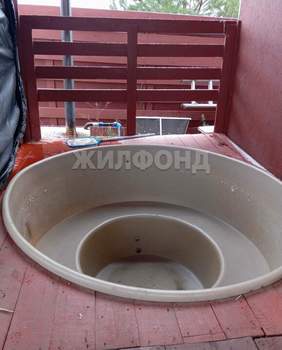 Дом 30м², 2-этажный, участок 8 сот.  