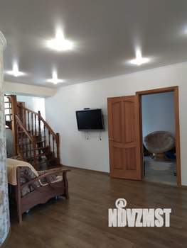 Дом 285м&sup2;, 3-этажный, участок 11 сот.  