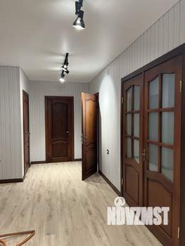 Коттедж 179м², 2-этажный, участок 9 сот.  