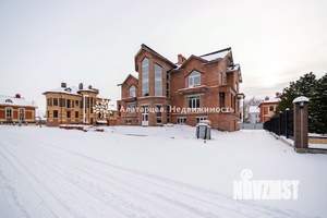 Дом 1100м², 3-этажный, участок 20 сот.  