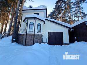 Дом 211м&sup2;, 3-этажный, участок 3 сот.  