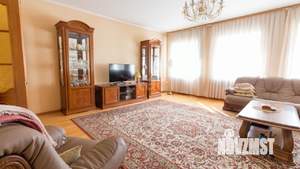 Дом 365м&sup2;, 2-этажный, участок 6 сот.  