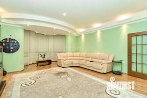 Дом 292м&sup2;, 3-этажный, участок 5 сот.  