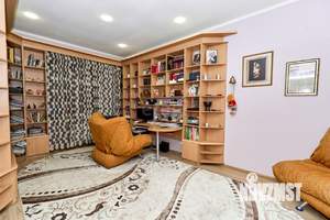 Дом 292м&sup2;, 3-этажный, участок 5 сот.  